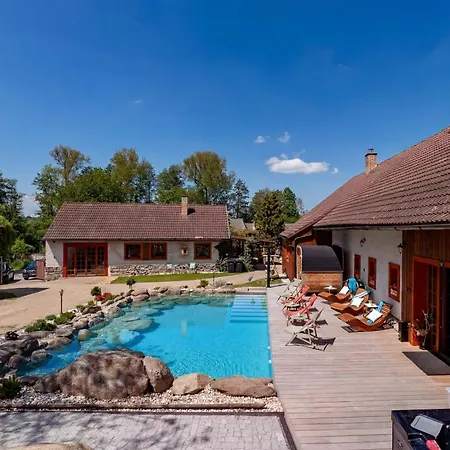 Wellnes statek Monínec Apartmán Mesetice (Pribram)